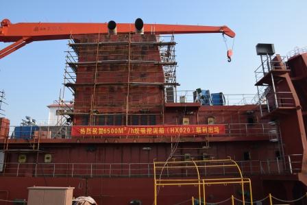 江蘇海新重工熱烈慶祝4艘船舶同日下水、出塢